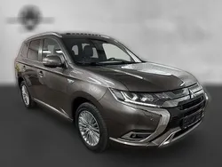 Braun metallic Gebraucht 2019 Mitsubishi Outlander P-HEV Top | 24.500 € (Fairer Preis)