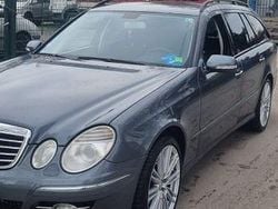 Grau Gebraucht 2007 Mercedes E500 Avantgarde Limousine | 5.900 € (Superpreis)