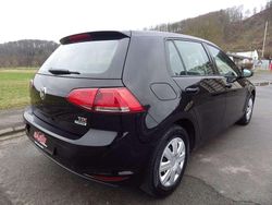 Deep black perleffekt Gebraucht 2016 VW Golf VII Trendline Kleinwagen | 12.850 € (Guter Preis)