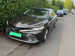 Braun Gebraucht 2020 Toyota Camry Limousine | 27.000 € (Fairer Preis)