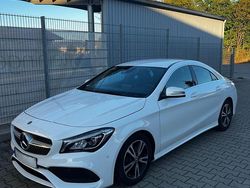 Weiß Gebraucht 2018 Mercedes CLA180 AMG line Limousine | 20.300 € (Etwas zu teuer)