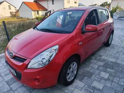 Rot Gebraucht 2010 Hyundai i20 Kleinwagen | 5.750 €