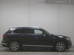 Deep black perleffekt (metallic) Gebraucht 2022 VW Touareg Elegance SUV | 34.980 € (Superpreis)