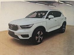 Weiß Gebraucht 2022 Volvo XC40 Momentum SUV | 26.998 € (Guter Preis)