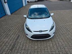 Weiß Gebraucht 2010 Ford Fiesta Trend Kleinwagen | 2.500 € (Guter Preis)