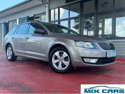 Beige Gebraucht 2015 Skoda Octavia Ambition Kombi | 13.470 € (Teuer)