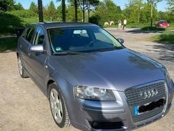 Silber Gebraucht 2004 Audi A3 Ambiente Limousine | 3.200 € (Etwas zu teuer)