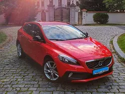Rot Gebraucht 2014 Volvo V40 CC Momentum Kombi | 14.000 € (Guter Preis)