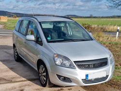 Silber Gebraucht 2014 Opel Zafira Family Van / Kleinbus | 6.800 € (Fairer Preis)