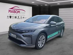 Grau Gebraucht 2025 Skoda Enyaq iV Loft SUV | 42.900 € (Fairer Preis)