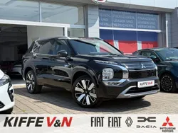 Schwarz Neu 2025 Mitsubishi Outlander P-HEV Top SUV | 54.490 €