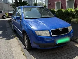 Blau Gebraucht 2002 Skoda Fabia Kleinwagen | 1.300 € (Guter Preis)