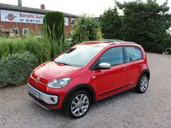 Rot Gebraucht 2015 VW cross up! Kleinwagen | 9.480 € (Etwas zu teuer)