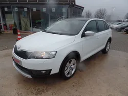 Weiß Gebraucht 2015 Skoda Rapid ScoutLine Limousine | 19.190 €