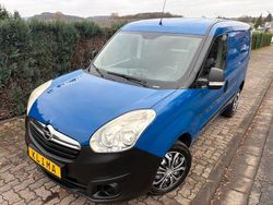 Blau Gebraucht 2014 Opel Combo Van / Kleinbus | 4.290 € (Guter Preis)