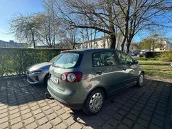 Grün Gebraucht 2005 VW Golf V Kleinwagen | 2.500 € (Fairer Preis)