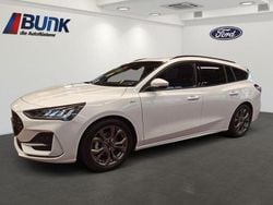 Frozen white Gebraucht 2024 Ford Focus ST-Line Limousine | 23.980 € (Fairer Preis)