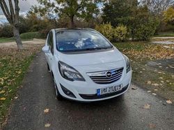 Weiß Gebraucht 2011 Opel Meriva Innovation Van / Kleinbus | 4.900 € (Guter Preis)