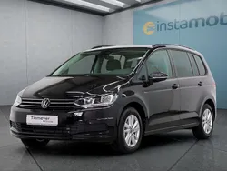 Schwarz Gebraucht 2024 VW Touran Van / Kleinbus | 34.599 € (Fairer Preis)