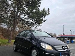 Schwarz Gebraucht 2009 Mercedes B180 Van / Kleinbus | 3.688 € (Superpreis)