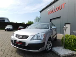 Silber Gebraucht 2008 Kia Rio 4 Limousine | 3.799 € (Etwas zu teuer)