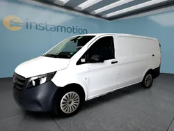 Weiß Gebraucht 2024 Mercedes Vito Van / Kleinbus | 35.299 € (Etwas zu teuer)