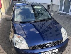 Blau Gebraucht 2003 Ford Fiesta Futura Kleinwagen | 2.700 € (Fairer Preis)
