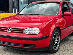 Rot Gebraucht 2001 VW Golf IV Comfortline Limousine | 2.490 € (Teuer)