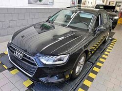 Schwarz Gebraucht 2021 Audi A4 Ambiente Kombi | 17.999 € (Guter Preis)
