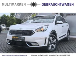 Weiss Gebraucht 2017 Kia Niro Vision SUV | 15.990 € (Fairer Preis)