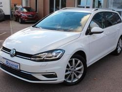 Weiß Gebraucht 2020 VW Golf VII Highline Kombi | 18.990 € (Fairer Preis)