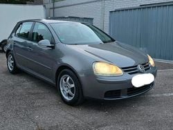 Grau Gebraucht 2005 VW Golf V Limousine | 2.700 € (Fairer Preis)