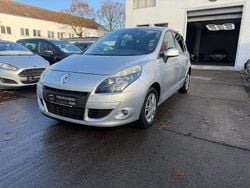 Grau Gebraucht 2010 Renault Scénic III Dynamique Van / Kleinbus | 7.850 € (Etwas zu teuer)