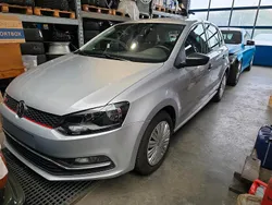 Silber Gebraucht 2016 VW Polo Limousine | 11.950 € (Teuer)