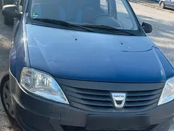 Blau Gebraucht 2010 Dacia Logan Limousine | 999 € (Etwas zu teuer)