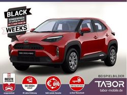 Rot (karminarot metallic) Neu 2025 Toyota Yaris Cross SUV | 25.268 € (Fairer Preis)