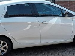 Weiß Gebraucht 2015 Renault Zoe Kleinwagen | 6.500 € (Fairer Preis)
