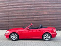 Rot Gebraucht 2003 Mercedes SLK200 Cabrio | 11.900 €