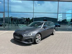 Grau Gebraucht 2020 Audi A4 Edition .1 Kombi | 33.990 € (Guter Preis)
