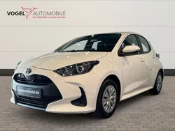 Weiß Gebraucht 2022 Toyota Yaris Hybrid Business Edition Kleinwagen | 17.250 € (Guter Preis)