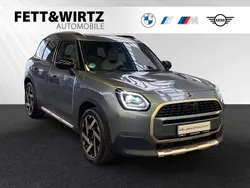 Smokey green metallic Gebraucht 2024 Mini Countryman SUV | 39.888 € (Guter Preis)