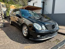 Schwarz Gebraucht 2005 Mercedes E240 Kombi | 3.650 € (Fairer Preis)