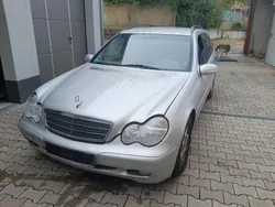 Silber Gebraucht 2002 Mercedes C180 Classic Kombi | 3.000 € (Fairer Preis)