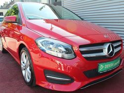Rot Gebraucht 2017 Mercedes B160 Urban Van / Kleinbus | 16.979 €