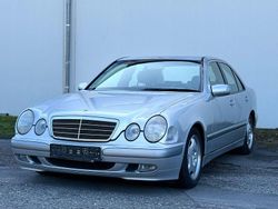Silber Gebraucht 2001 Mercedes E270 Classic Limousine | 3.980 € (Etwas zu teuer)