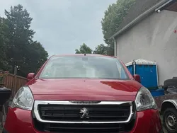 Rot Gebraucht 2018 Peugeot Partner Van / Kleinbus | 7.000 € (Teuer)