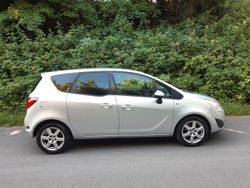 Silber Gebraucht 2012 Opel Meriva Van / Kleinbus | 4.000 €