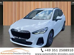 Weiß Gebraucht 2023 BMW 218 M Sport Van / Kleinbus | 29.980 € (Etwas zu teuer)
