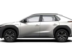 Sonic silver metallic Neu 2025 Toyota bZ4X SUV | 33.153 € (Superpreis)
