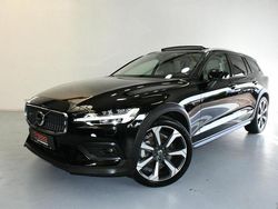 Onyx black metallic (schwarz) Gebraucht 2023 Volvo V60 CC Kombi | 42.980 € (Etwas zu teuer)